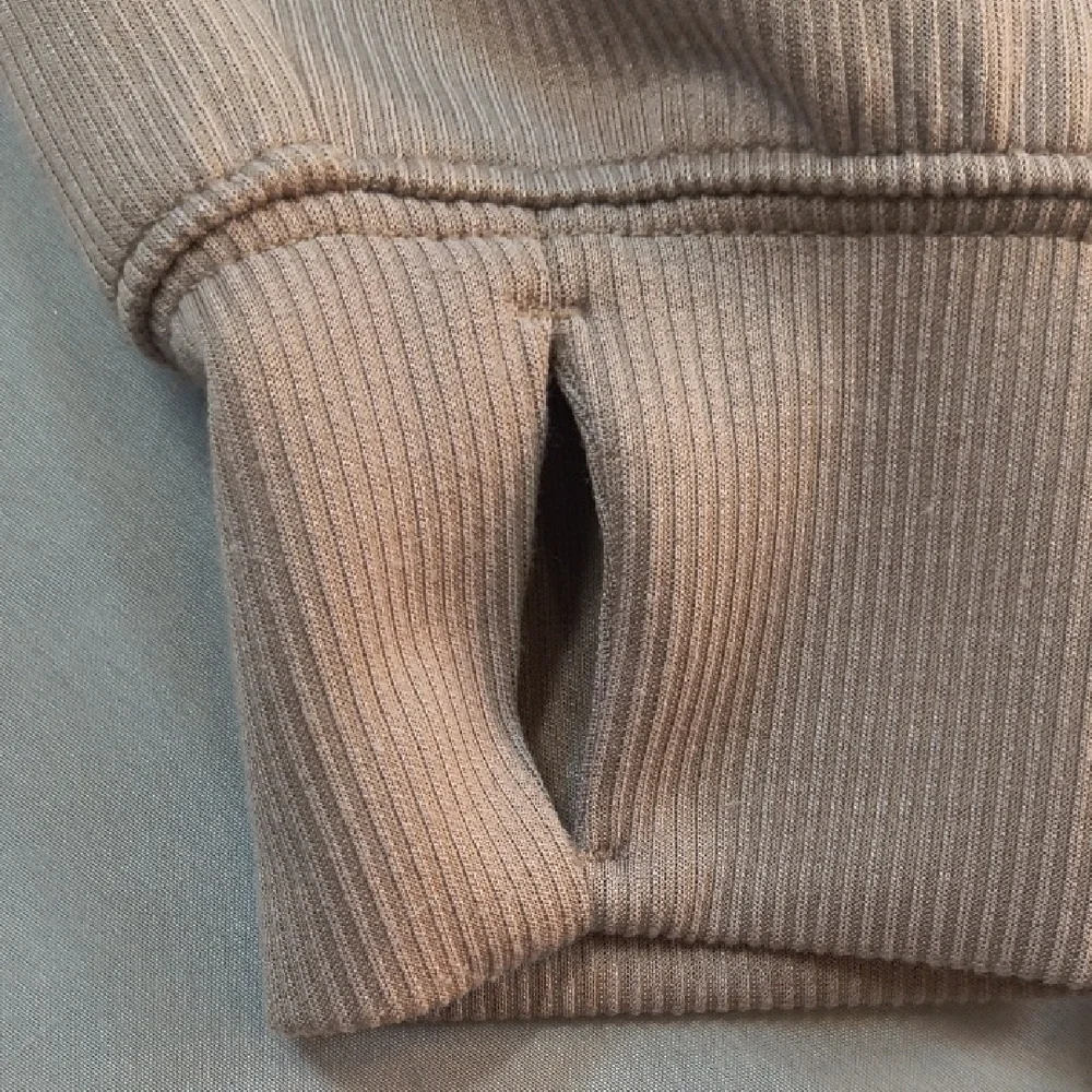 Danskin Skuba Rib Relaxed Long Sleeve Taupe Sweatshirt , Size L